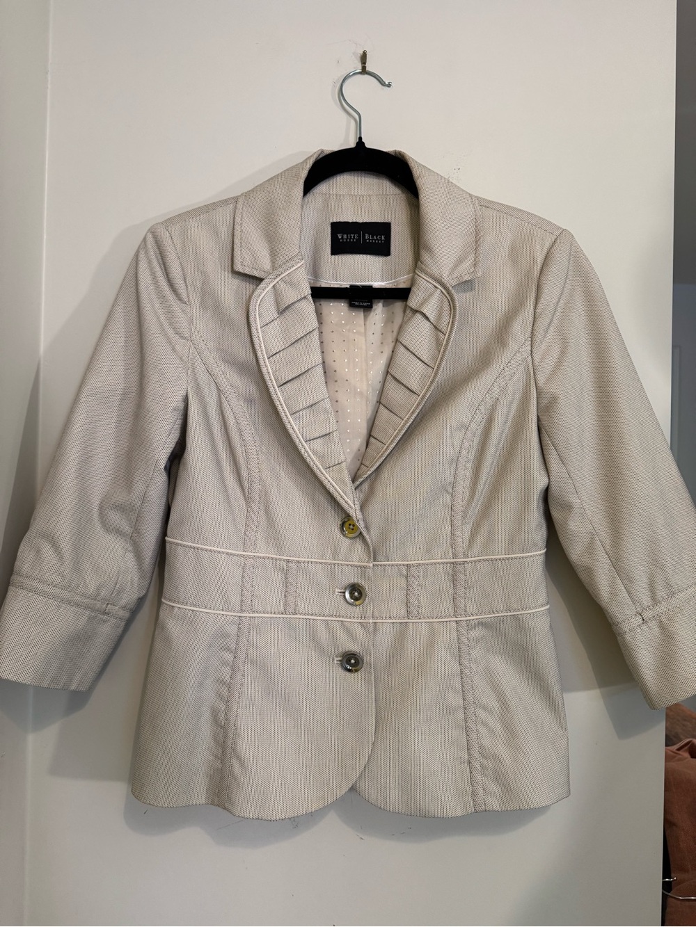 White House Black Market Cream Tailored Three-Button Blazer